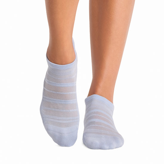Savvy Breeze Grip Socks | Socks > Grip | Tavi – Tavi Active