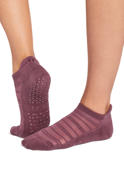 Savvy Breeze Grip Socks | Socks > Grip | Tavi – Tavi Active
