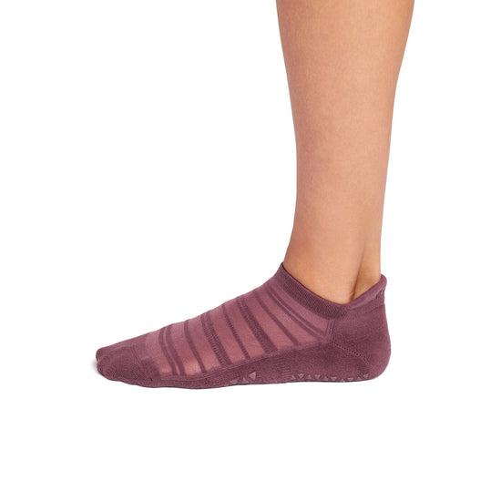 Savvy Breeze Grip Socks | Socks > Grip | Tavi – Tavi Active