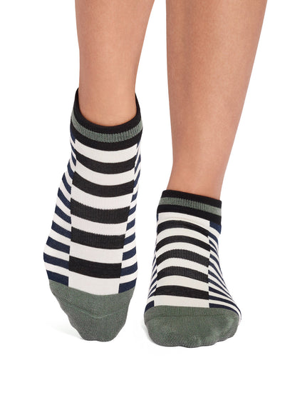 Cora Grip Socks | Socks > Grip | Tavi – Tavi Active