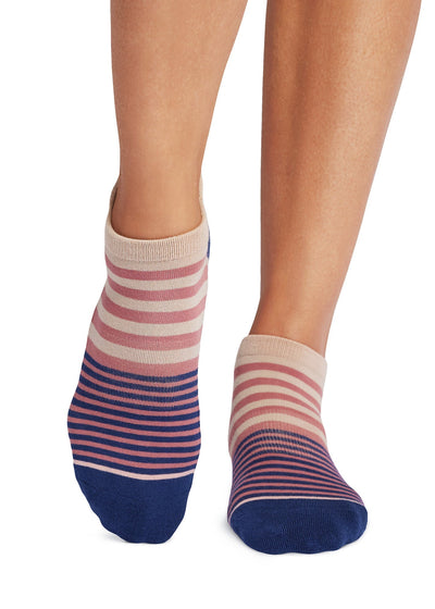 Savvy Grip Socks | Socks > Grip | Tavi – Tavi Active