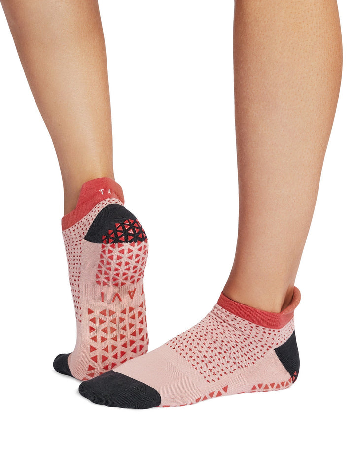 Savvy Grip Socks | Socks > Grip | Tavi – ToeSox | Tavi | Vooray