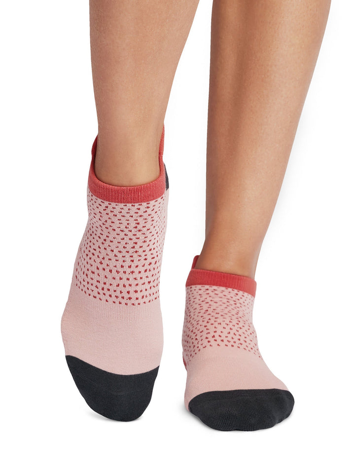 Savvy Grip Socks | Socks > Grip | Tavi – ToeSox | Tavi | Vooray