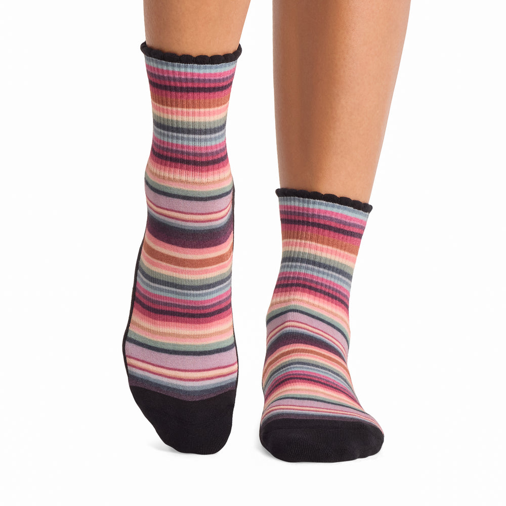 Aria Scallop Grip Socks | Socks > Grip | Tavi – Tavi Active