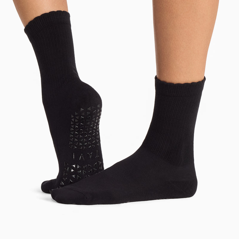 Kalea Scallop Grip Socks | Socks > Grip | Tavi – Tavi Active