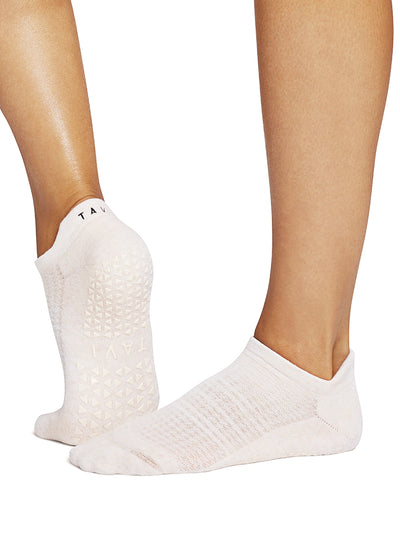 Savvy Breeze Grip Socks | Socks > Grip | Tavi – Tavi Active
