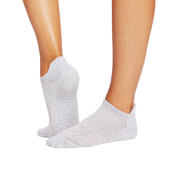 Savvy Breeze Grip Socks | Socks > Grip | Tavi – Tavi Active
