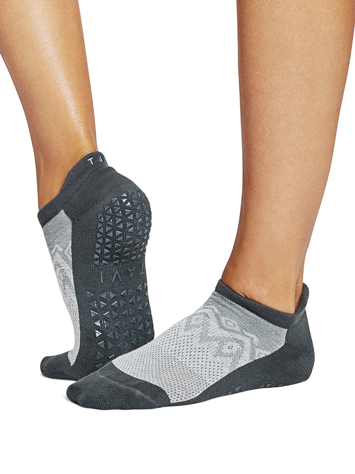 Savvy Grip Socks | Socks > Grip | Tavi – ToeSox | Tavi | Vooray