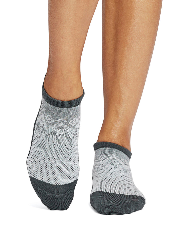 Savvy Grip Socks | Socks > Grip | Tavi – ToeSox | Tavi | Vooray