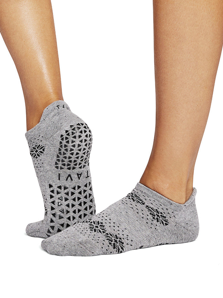 Savvy Grip Socks | Socks > Grip | Tavi – ToeSox | Tavi | Vooray