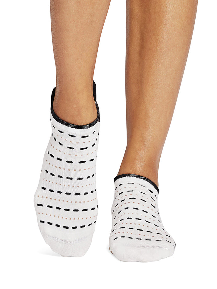Savvy Grip Socks | Socks > Grip | Tavi – ToeSox | Tavi | Vooray