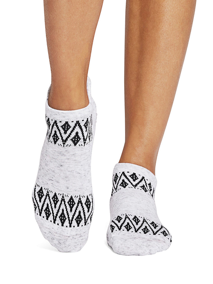 Savvy Grip Socks | Socks > Grip | Tavi – ToeSox | Tavi | Vooray