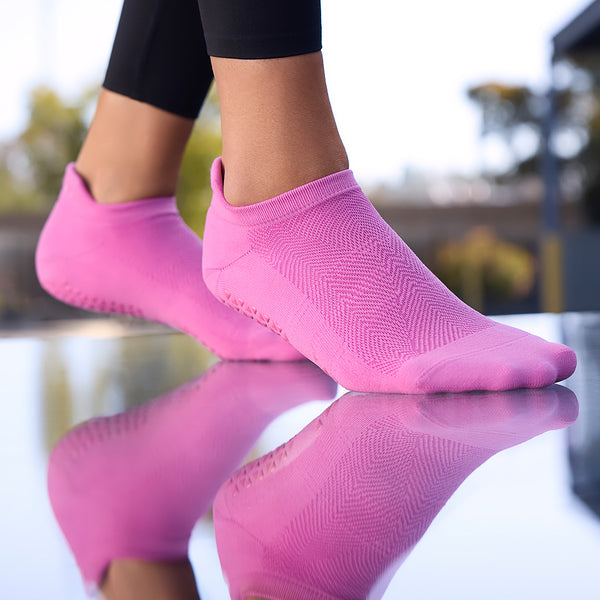 Savvy Tec Grip Socks | Socks > Grip | Tavi – Tavi Active