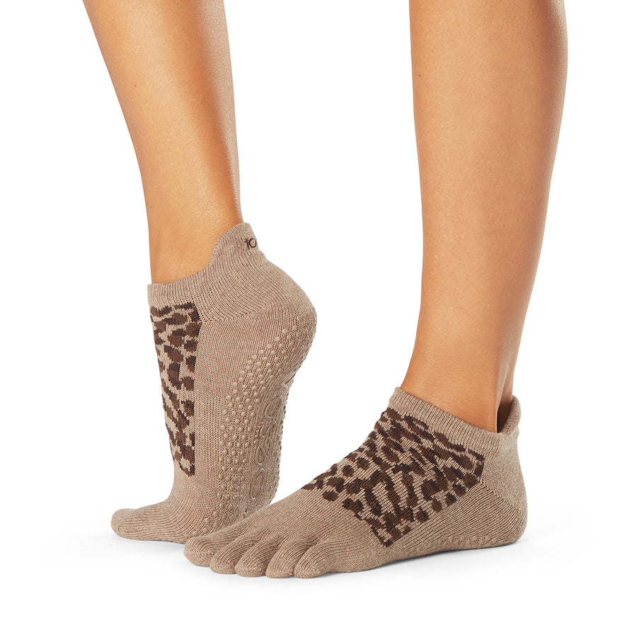 toesox Low Rise Full Toe Grip Socks, Multi Pack – Non-Slip Pilates  Socks for Women and Men, Barre & Yoga Toe Socks : Clothing, Shoes & Jewelry