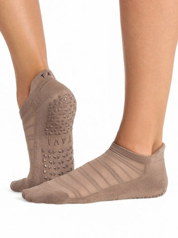 Savvy Breeze Grip Socks | Grip Socks | Tavi – Tavi Active