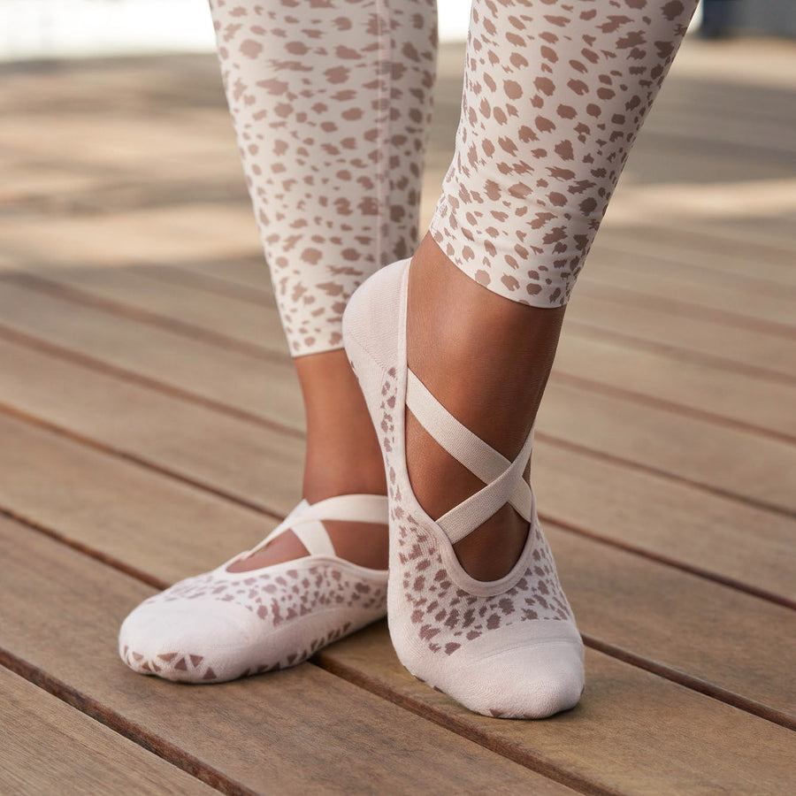 # Chloe Grip Socks * | Socks > Grip | Tavi – ToeSox | Tavi | Vooray
