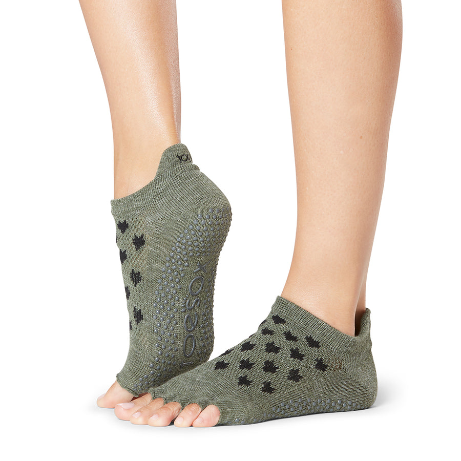 Half Toe Low Rise Grip Socks *